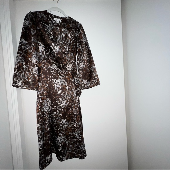 ๐ค Earth tones patterned wrap midi dress - Picture 4 of 8